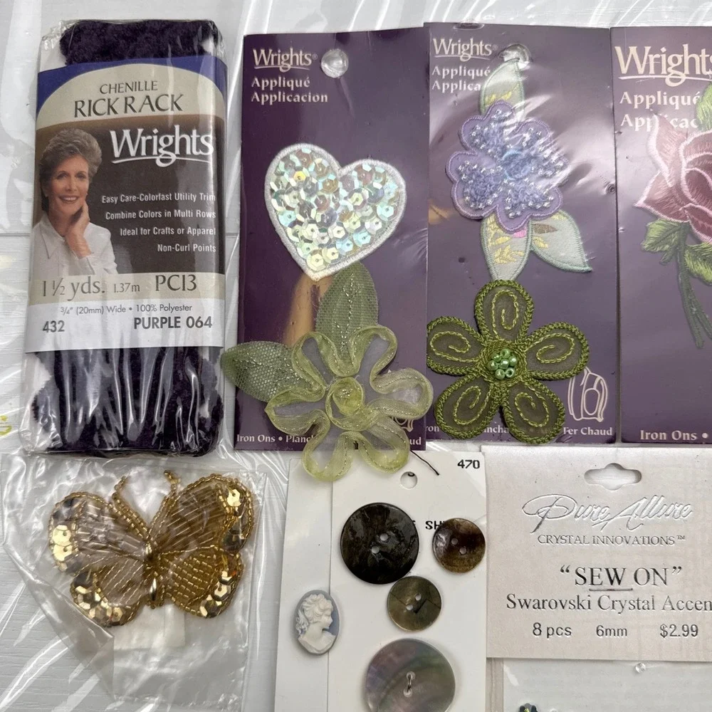 Sewing Embellishment Lot: Appliques, Buttons, Rick Rack, Swarovski Crystals B20Q